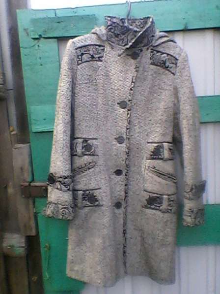 Продам новое молодежное пальто 44 р 800 руб в фото 5