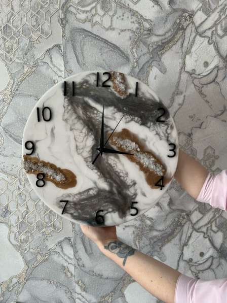Часы из эпоксидной смолы ручной работы в Ставрополе фото 3