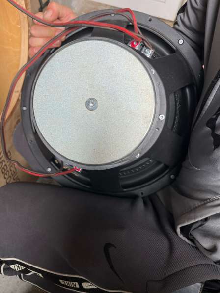 Продается сабвуфер в Москве