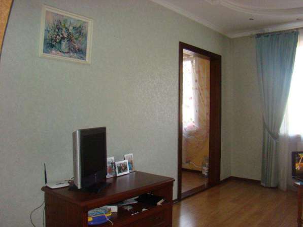 Продам трёхкомнатную квартиру в Кировском р-не. Солнечный в фото 3