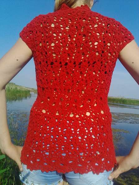 Красная вязаная блузка в фото 4