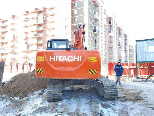 HITACHI ZX200LC-5G б/у экскаватор гусеничный 2018 года в Санкт-Петербурге