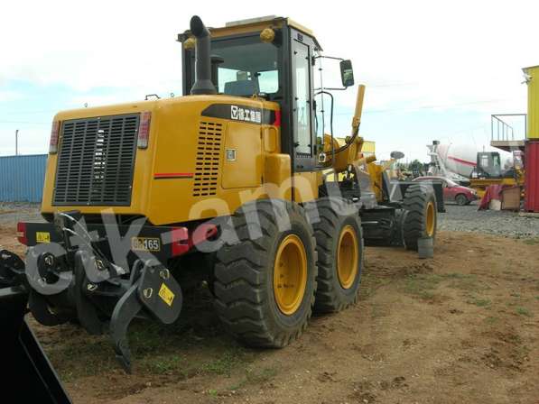Автогрейдер XCMG GR165 в Омске фото 4