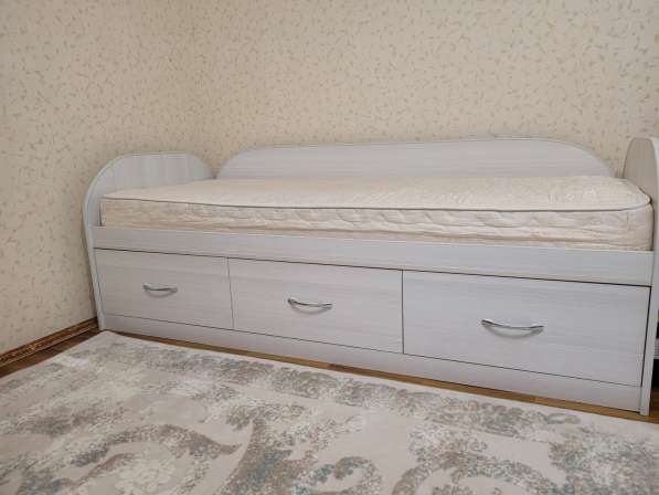 Кровать 2,0 м с матрасом в Новом Уренгое