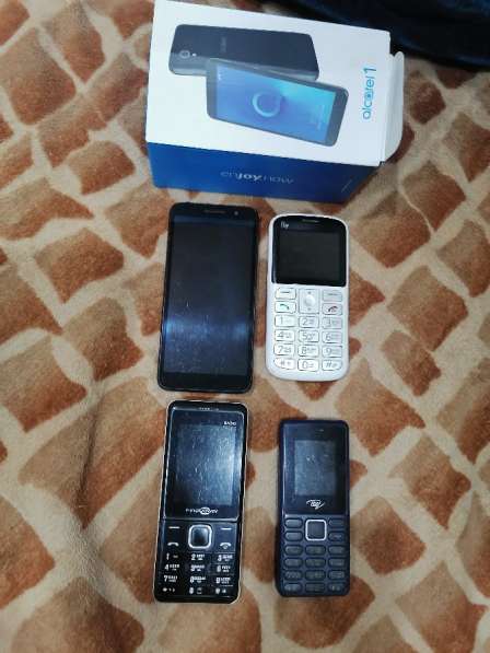 Телефоны сотовые