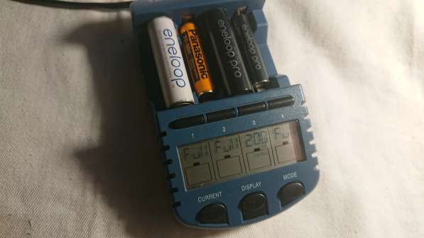 Зарядное устройство Technoline BC-900