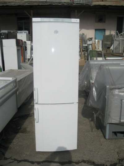 холодильник Electrolux ENB3450
