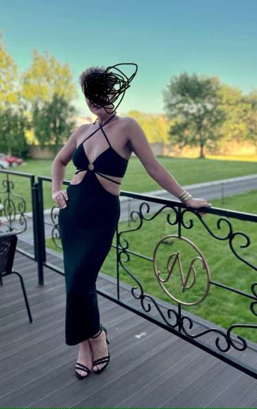 2 очень красивых платья в Вологде