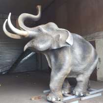 Слон из металла,-скульптура, в Краснодаре