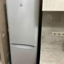 Холодильник Indesir, в Москве