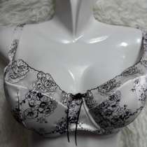 Бюстгальтер 107151 regina N молочный с розами, полупоролон. Страна производитель: ЛАТВИЯ, Размер: 75D, Цветовая гамма: цветной, Бренд: Regina N (БЮСТГАЛЬТЕРЫ), в Москве