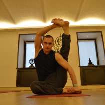 Йога, восстанавливающее и мощное одновременно занятие, в Москве