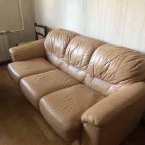 Диван кожаный раскладной, в Первоуральске