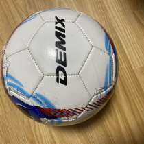 Продаю мяч футбольный, в Москве