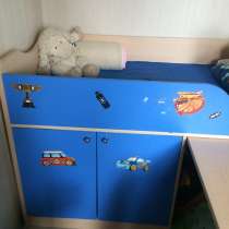 Детская кровать со столом и ящиками, в Санкт-Петербурге