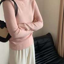 Розовая водолазка, в Сергиевом Посаде