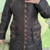 Продаю пальто из плащевки утепленное с капюшоном, в Краснодаре