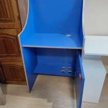 Продам компьютерный стол, без дефектов, удобный, в г.Ереван