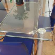 Продам кухонный стеклянный стол с 6 стульями современного ди, в г.Алматы