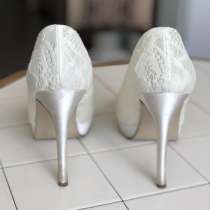 Продам свадебные туфли произв-во Великобритания, в Москве