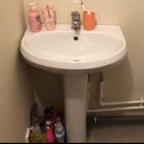 Продам раковину в ванную￼, в Набережных Челнах