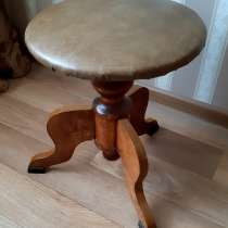 Стульчик для пианино с винтовым механизмом, в Новосибирске